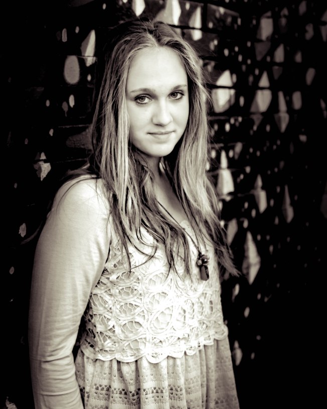 julie wall bw gradient 3